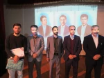 رئیس دانشگاه فنی و حرفه ای واحد استان مازندران:
دانشجویان دانشگاه فنی و حرفه ای، قشر فرهیخته جامعه هستند و ما به این عزیزان افتخار می کنیم
 2