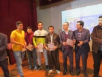رئیس دانشگاه فنی و حرفه ای واحد استان مازندران:
دانشجویان دانشگاه فنی و حرفه ای، قشر فرهیخته جامعه هستند و ما به این عزیزان افتخار می کنیم
 2
