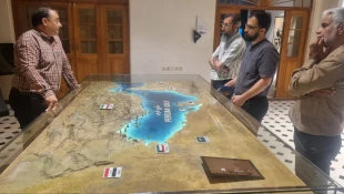 به همت انجمن علمی معماری آموزشکده فنی و حرفه ای دختران بوشهر برگزار شد؛
نشست تخصصی با محوریت «مکتب هنر رضوی گامی در بازشناخت و بازتاب انگاره های قدسی در هنر و معماری معاصر» 7