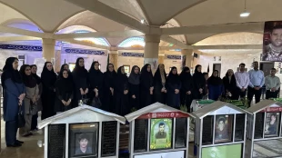 غبارروبی گلزار شهدای بوشهر؛ تجدید میثاق دانشگاهیان آموزشکده دختران بوشهر با آرمان‌های شهدا در سالروز آزادسازی خرمشهر 3